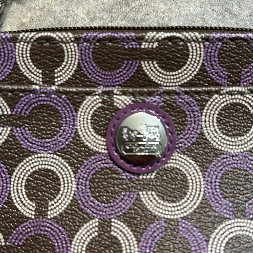 Coach wristlet - Picture 2 of 4